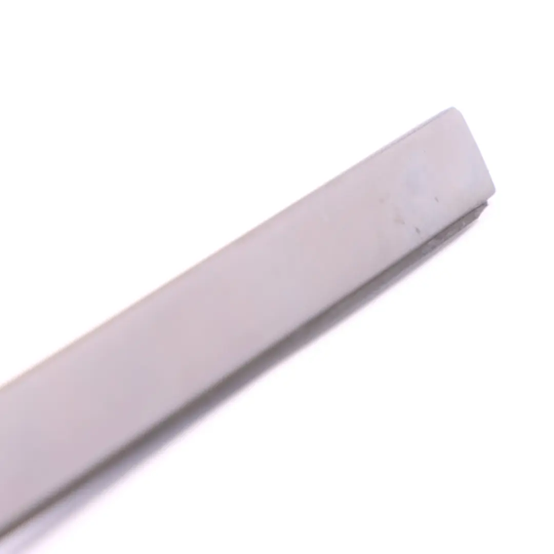 Joint déflecteur d'eau avant gauche Gasket pour Mercedes W202 à propos du numéro de pièce A2026980198 Mercedes W202 Joint déflecteur d'eau avant gauche Gasket - SKU A2026980198 - Numéro de pièce A2026980198