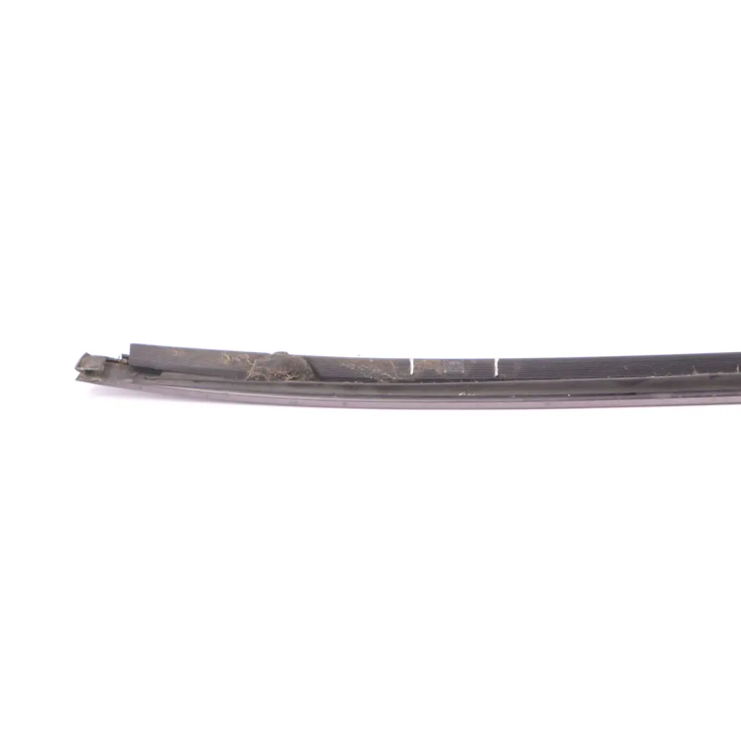Mercedes W202 Dichtung Wasserabweiser Streifen vorne rechts Dichtung - SKU A2026980298 - Teilenummer A2026980298