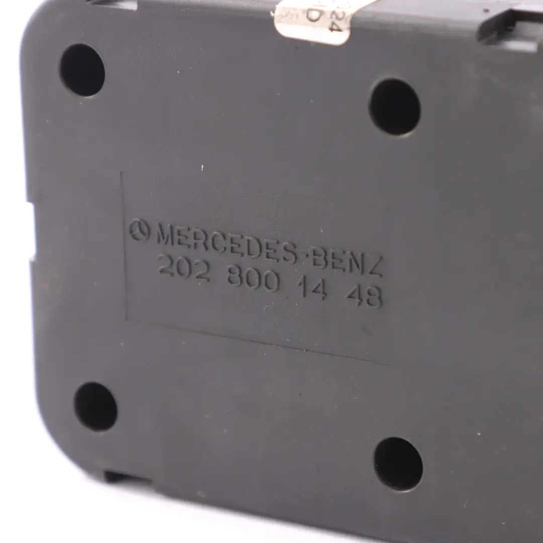 Unità Controllo Della Pompa Vuoto Bloccaggio Centrale per Mercedes W202 con numero di parte A2028001448 Mercedes W202 Unità Controllo Della Pompa Vuoto Bloccaggio Centrale - SKU A2028001448 - Numero di parte A2028001448