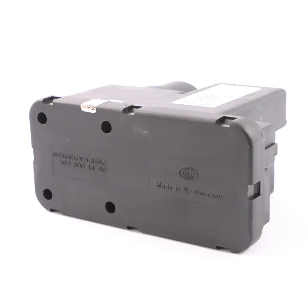 Unità Controllo Della Pompa Vuoto Bloccaggio Centrale per Mercedes W202 con numero di parte A2028001448 Mercedes W202 Unità Controllo Della Pompa Vuoto Bloccaggio Centrale - SKU A2028001448 - Numero di parte A2028001448