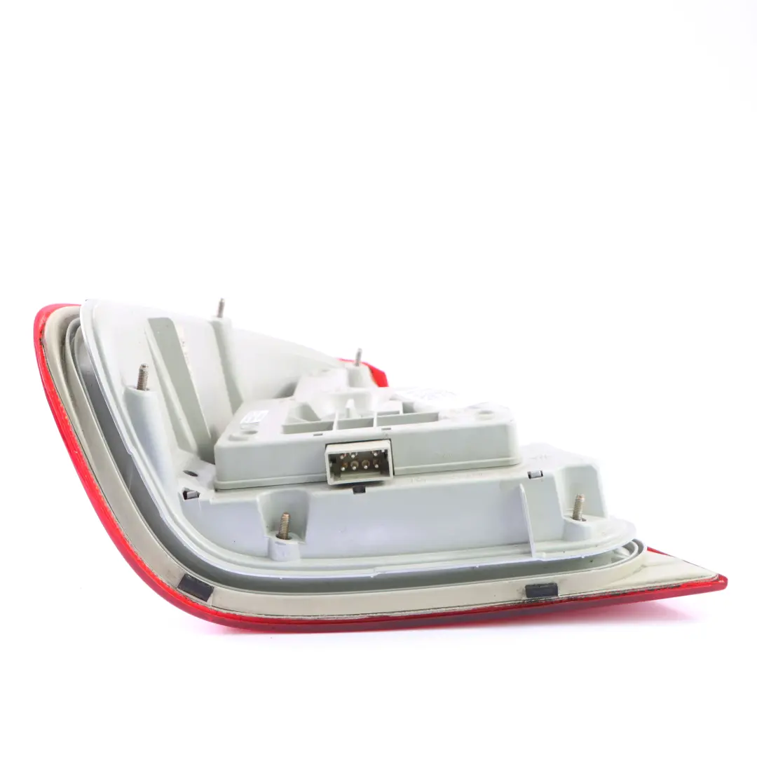 Luz trasera Mercedes W202 C180 Luz trasera derecha Classic / Esprit para con número de pieza A2028200228 Luz trasera Mercedes W202 C180 Luz trasera derecha Classic / Esprit - SKU A2028200228 - Número de pieza A2028200228