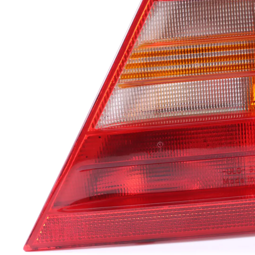 Lampada posteriore Mercedes W202 C180 Luce posteriore destra Classic / Esprit per con numero di parte A2028200228 Lampada posteriore Mercedes W202 C180 Luce posteriore destra Classic / Esprit - SKU A2028200228 - Numero di parte A2028200228