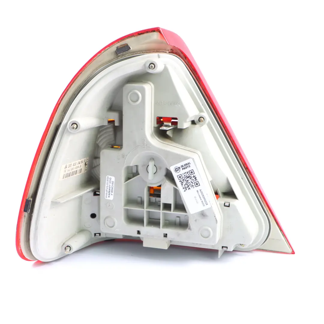 C180 Lampa tylna Prawa Classic / Esprit do Mercedes W202 o numerze A2028200228 Mercedes W202 C180 Lampa tylna Prawa Classic / Esprit - SKU A2028200228 - Numer Części A2028200228