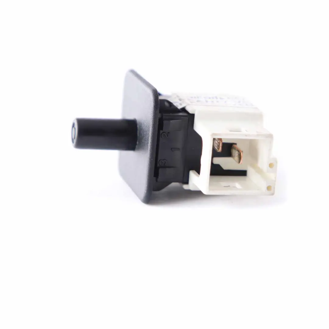 Interruptor luz interior puerta para Mercedes W203 W211 W220 con número de pieza A2028209410 Mercedes W203 W211 W220 Interruptor luz interior puerta - SKU A2028209410 - Número de pieza A2028209410