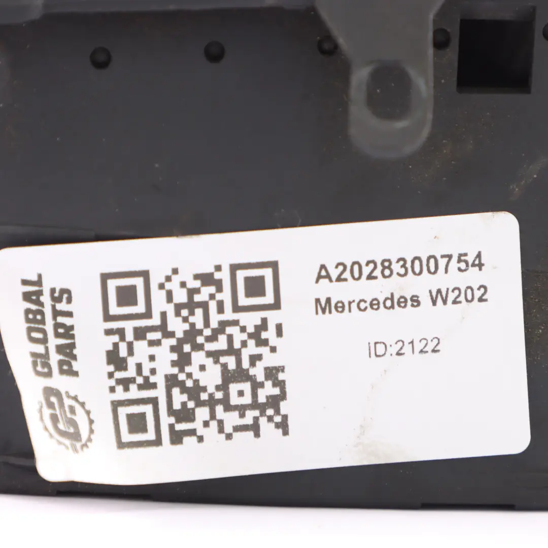 Tablero ventilación aire Cubierta Izquierda oquilla para Mercedes W202 con número de pieza A2028300754 Mercedes W202 Tablero ventilación aire Cubierta Izquierda oquilla - SKU A2028300754 - Número de pieza A2028300754