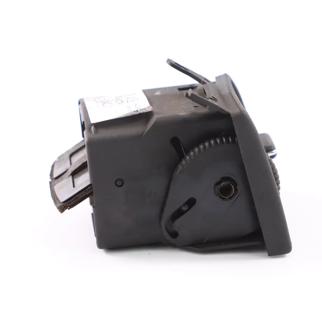 Tablero instrumentos ventilación aire Derecha Boquilla A2028300754 para Mercedes W202 con número de pieza A2028300854 Mercedes W202 Tablero instrumentos ventilación aire Derecha Boquilla A2028300754 - SKU A2028300854 - Número de pieza A2028300854