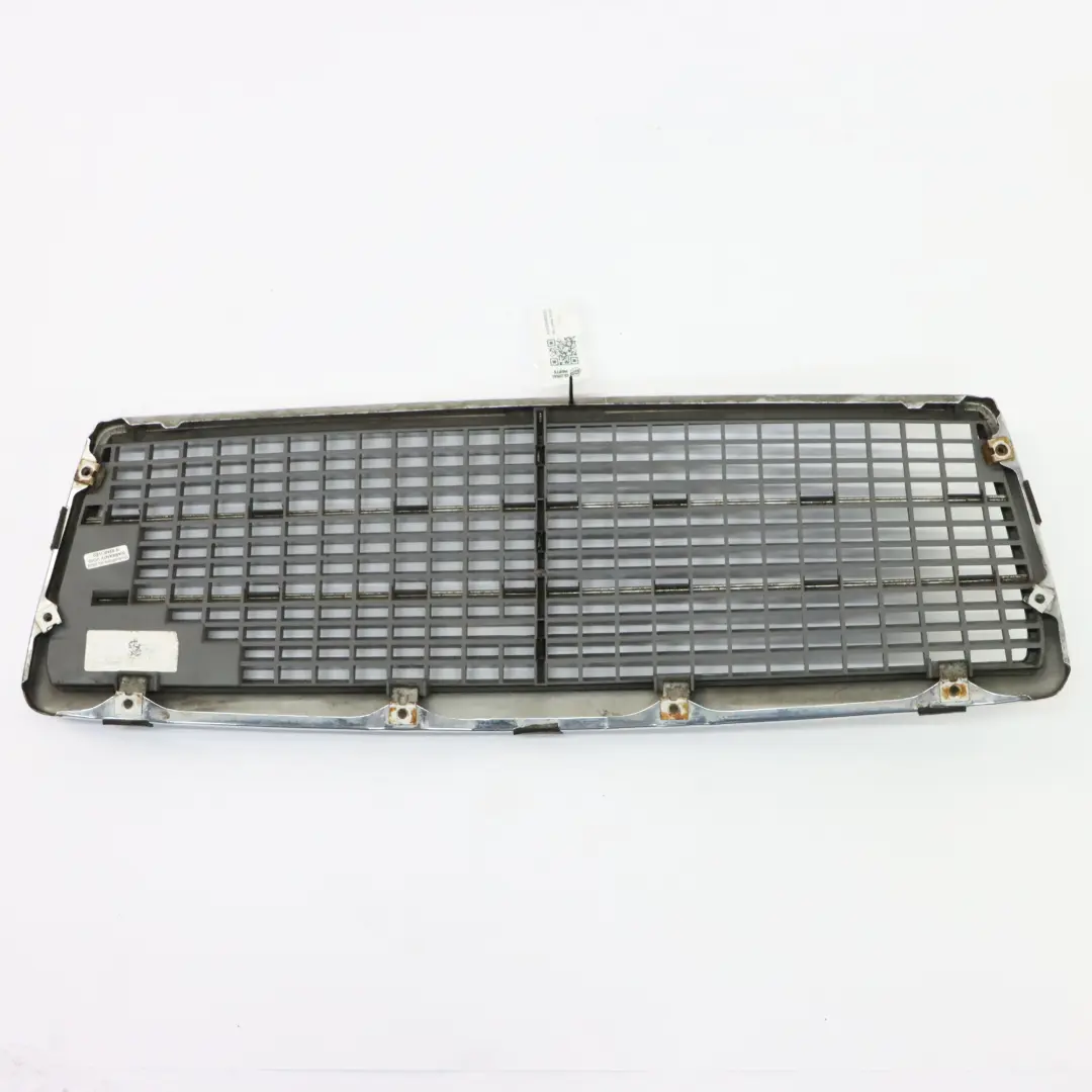 Grille Avant Capot Radiateur Cache Panneau pour Mercedes W202 à propos du numéro de pièce A2028880023 Mercedes W202 Grille Avant Capot Radiateur Cache Panneau - SKU A2028880023 - Numéro de pièce A2028880023