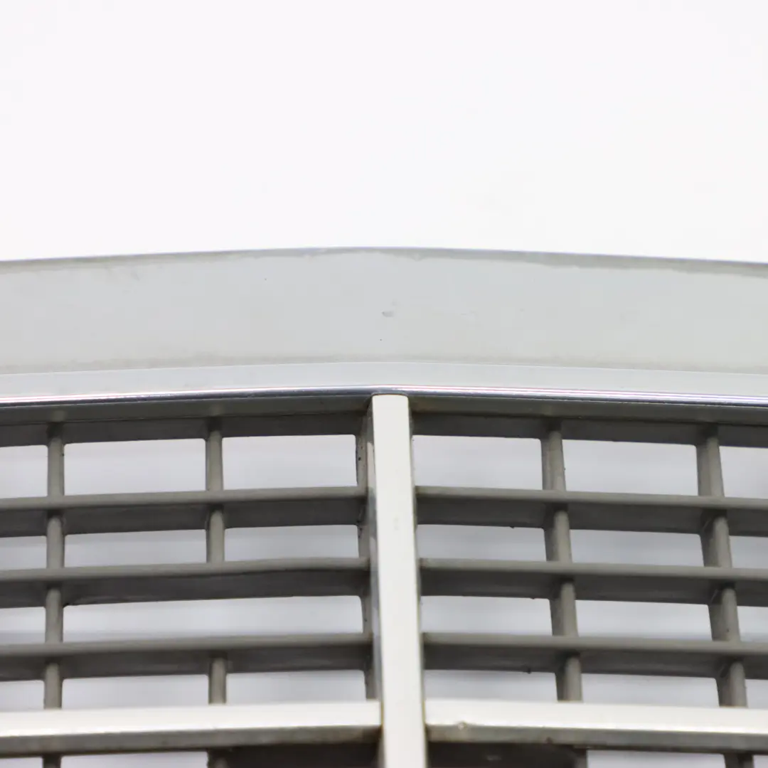 Frontgrill Haube Kühlerabdeckung Panel Trim für Mercedes W202 mit Teilenummer A2028880023 Mercedes W202 Frontgrill Haube Kühlerabdeckung Panel Trim - SKU A2028880023 - Teilenummer A2028880023