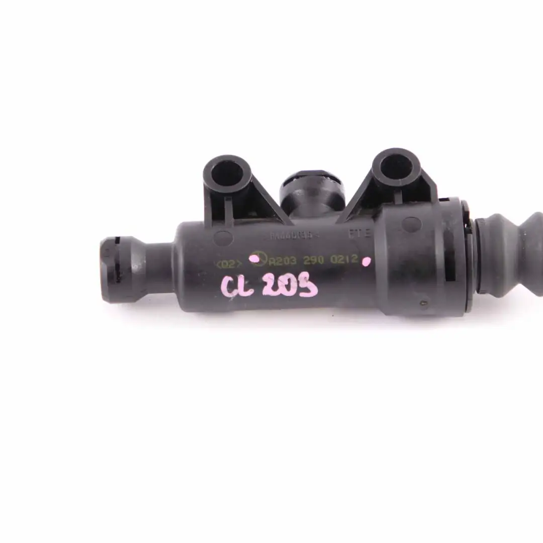 Maître cylindre embrayage Mercedes W203 C209 pour à propos du numéro de pièce A2032900212 Maître cylindre embrayage Mercedes W203 C209 - SKU A2032900212 - Numéro de pièce A2032900212