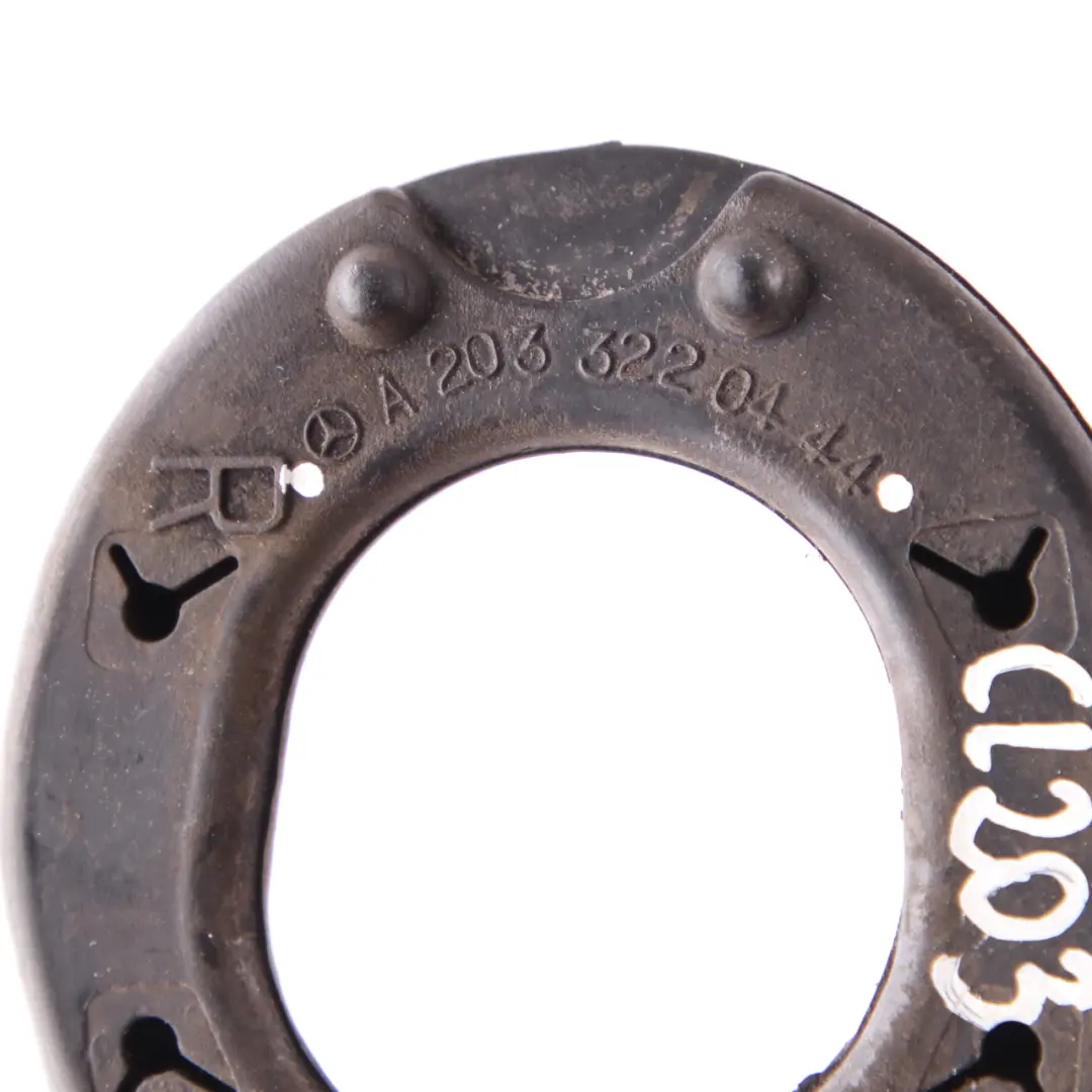 Gomma primavera Mercedes W203 C209 anteriore montaggio puntone sospensione Pad per con numero di parte A2033220444 Gomma primavera Mercedes W203 C209 anteriore montaggio puntone sospensione Pad - SKU A2033220444 - Numero di parte A2033220444