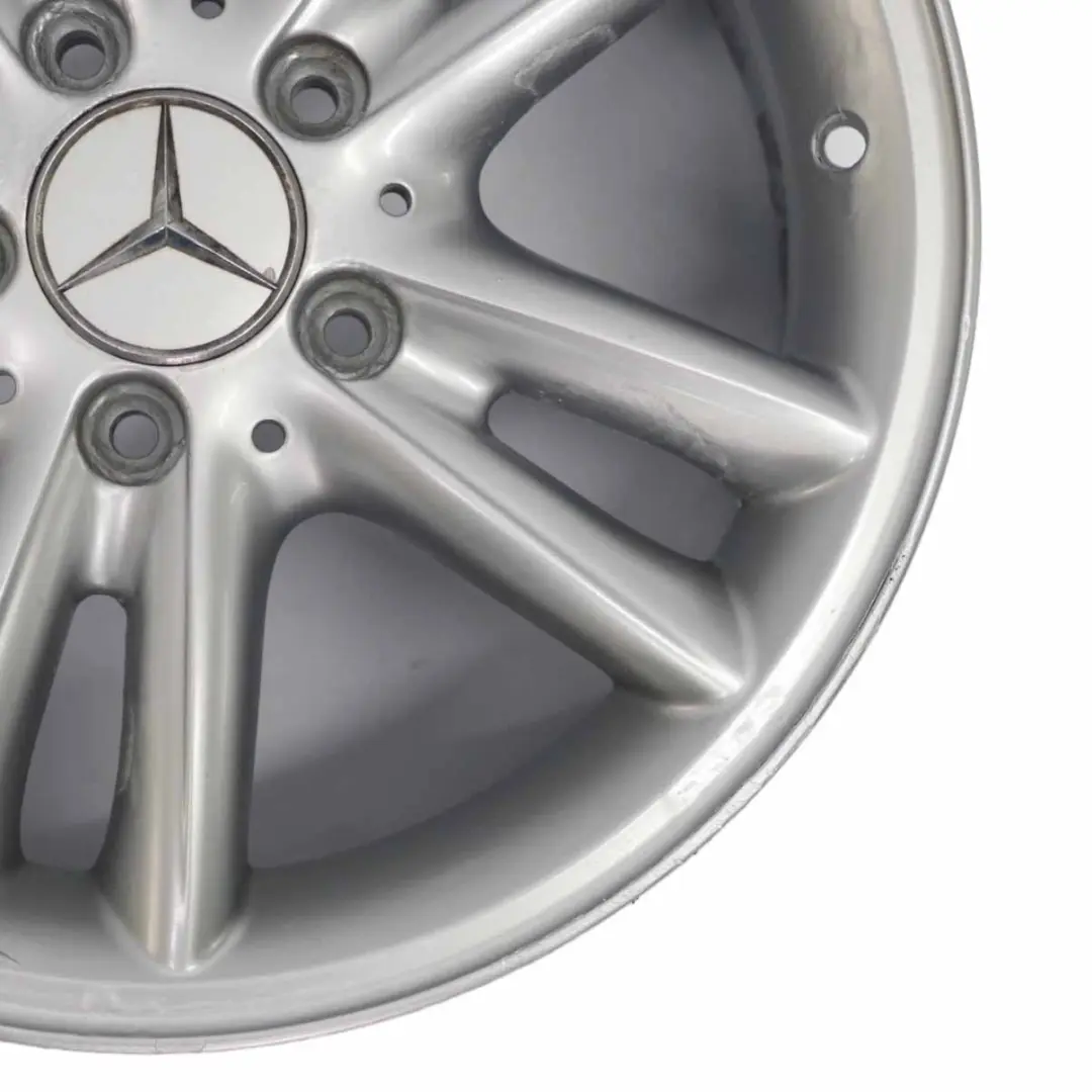  Mercedes-Benz Clase C W203 Llanta De aleacion plateada 16" ET:37 7J - SKU A2034010202-1 - Número de pieza A2034010202