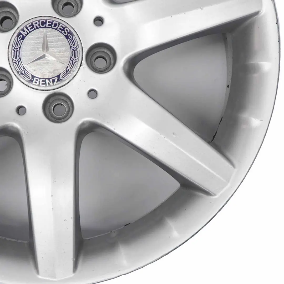 Cerchio in lega argento 7 razze 17" ET:37 7,5J per Mercedes W203 con numero di parte A2034011802 Mercedes W203 Cerchio in lega argento 7 razze 17" ET:37 7,5J - SKU A2034011802-2 - Numero di parte A2034011802