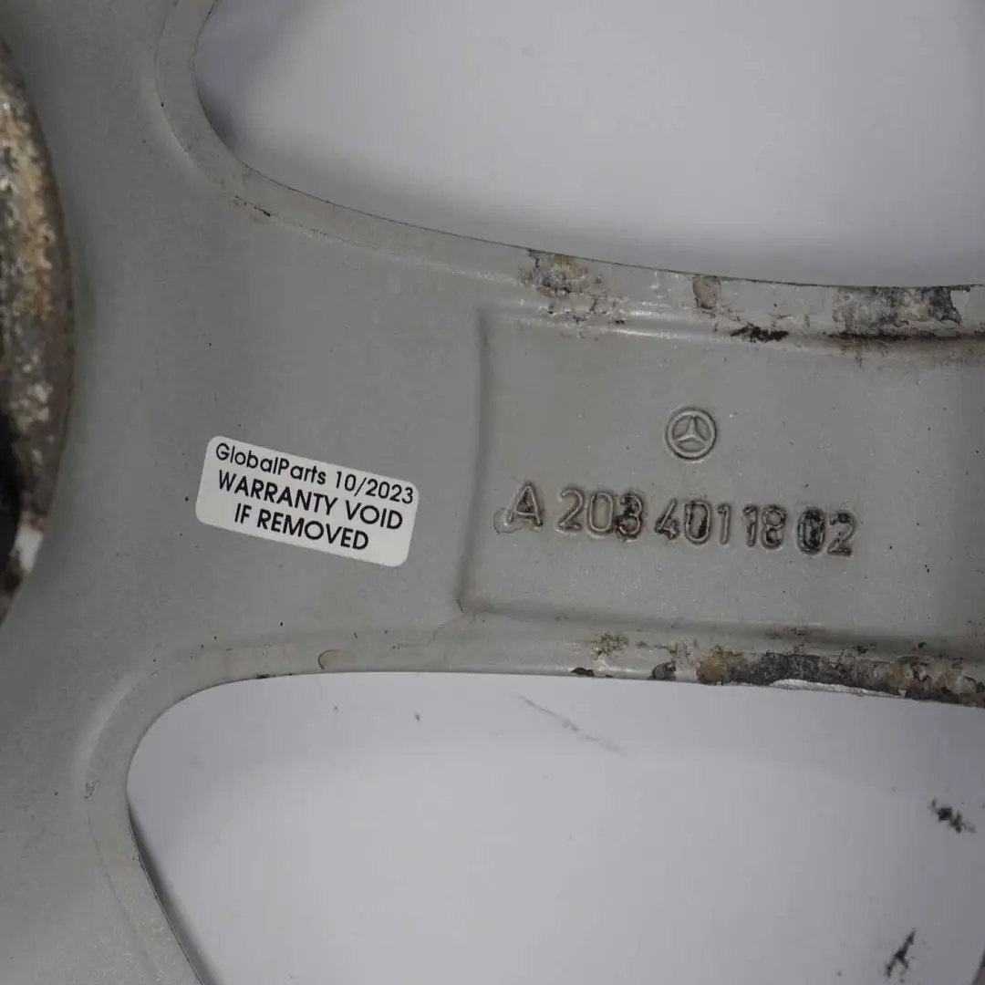 Mercedes W203 Jante alliage argentée 7 branches 17" ET:37 7,5J - SKU A2034011802-2 - Numéro de pièce A2034011802
