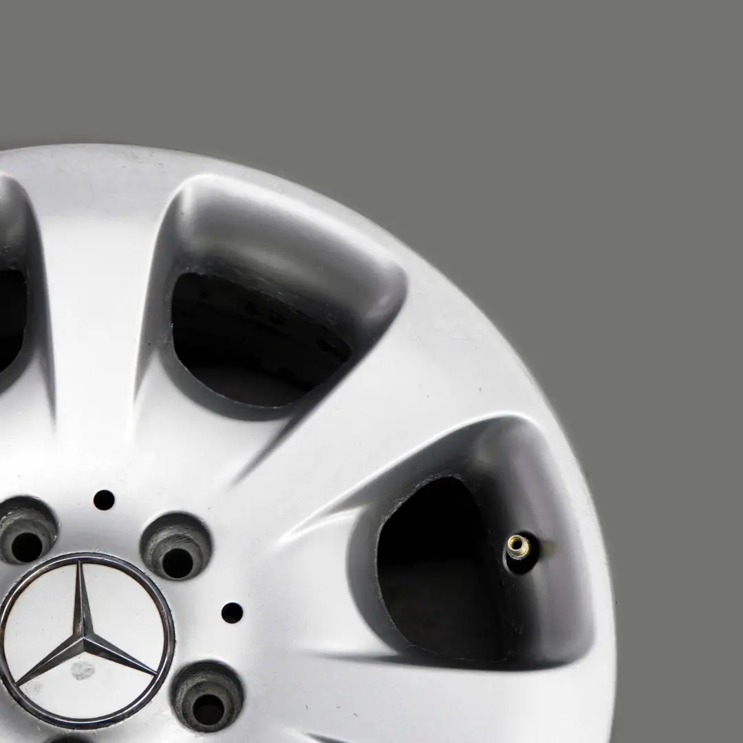 Mercedes-Benz C-Klasse W203 Silber Alufelge Alu Felge 16" ET:31 7J für mit Teilenummer A2034012802 Mercedes-Benz C-Klasse W203 Silber Alufelge Alu Felge 16" ET:31 7J - SKU A2034012802-2 - Teilenummer A2034012802