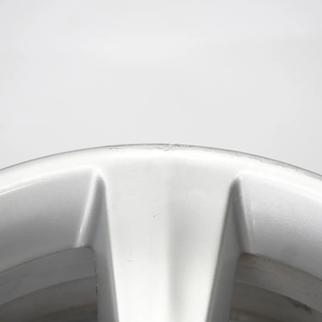 Silberne Leichtmetallfelge 5 Speichen 16" ET:31 7J für Mercedes W203 mit Teilenummer A2034012902 Mercedes W203 Silberne Leichtmetallfelge 5 Speichen 16" ET:31 7J - SKU A2034012902-1 - Teilenummer A2034012902