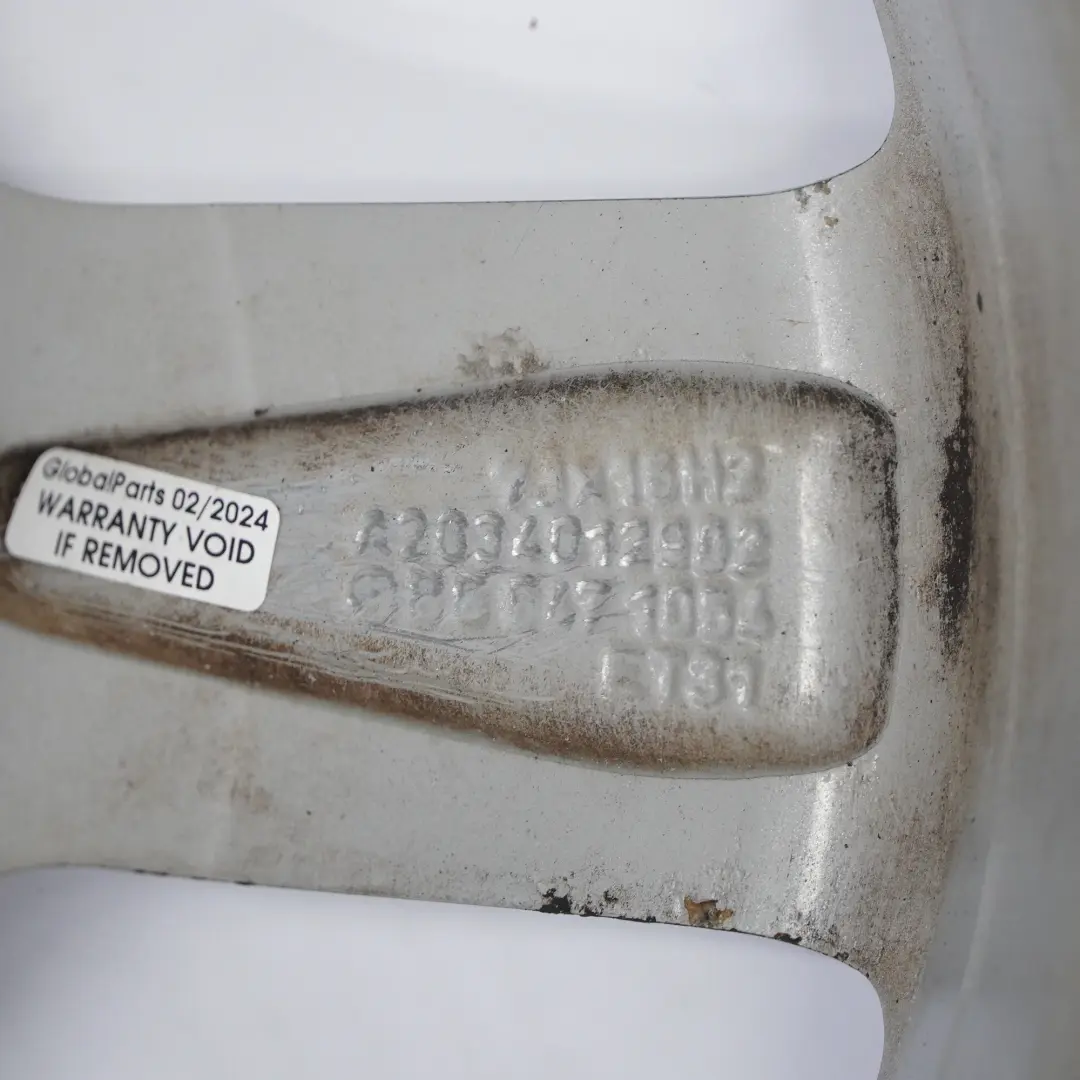 llanta De Aleación De Plata De 5 Radios 16" ET:31 7J para Mercedes W203 con número de pieza A2034012902 Mercedes W203 llanta De Aleación De Plata De 5 Radios 16" ET:31 7J - SKU A2034012902-1 - Número de pieza A2034012902