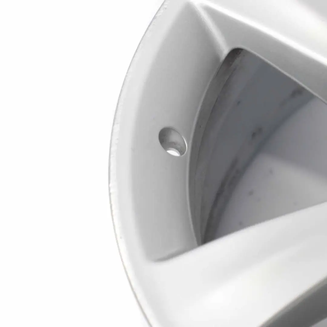 Silberne Leichtmetallfelge 5 Speichen 16" ET:31 7J für Mercedes W203 mit Teilenummer A2034012902 Mercedes W203 Silberne Leichtmetallfelge 5 Speichen 16" ET:31 7J - SKU A2034012902-2 - Teilenummer A2034012902