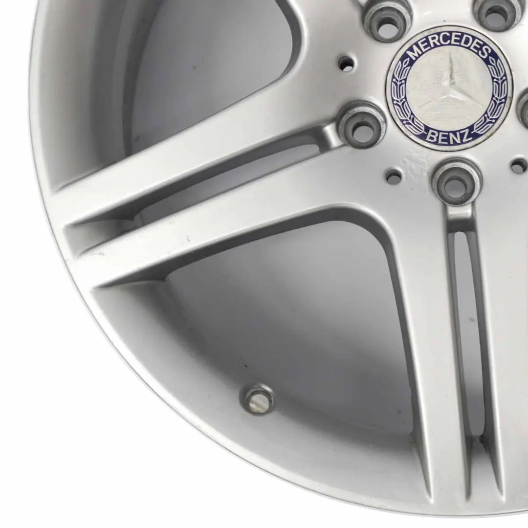 Argent 5-Double Rayons 18" ET:36 7,5J pour Mercedes W203 à propos du numéro de pièce A2034015502 Mercedes W203 Argent 5-Double Rayons 18" ET:36 7,5J - SKU A2034015502-2 - Numéro de pièce A2034015502