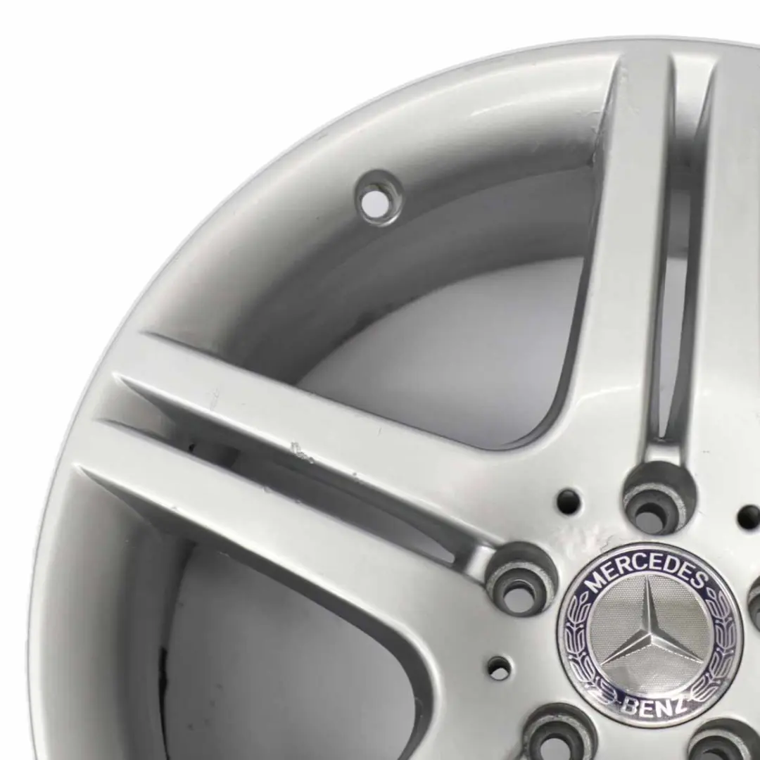 Argento A 5 Doppie Razze 18" ET:30 8,5J per Mercedes W203 con numero di parte A2034015602 Mercedes W203 Argento A 5 Doppie Razze 18" ET:30 8,5J - SKU A2034015602-2 - Numero di parte A2034015602