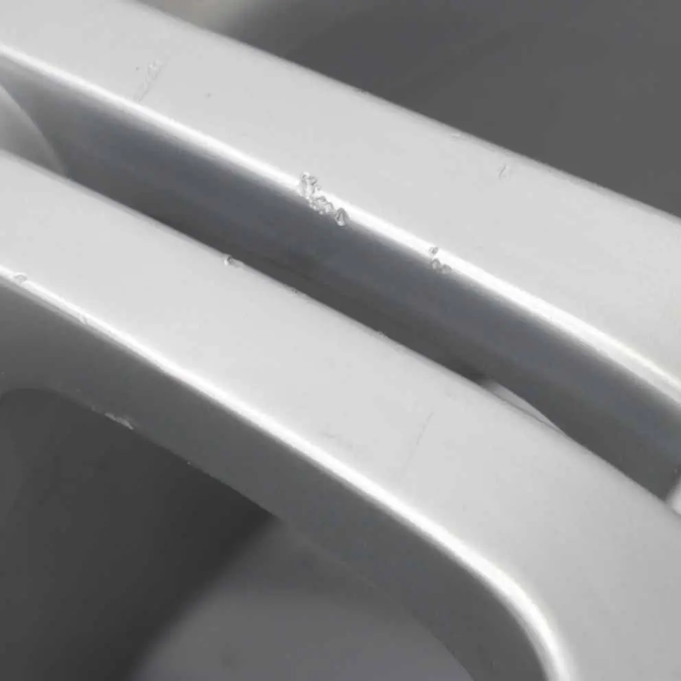 Silber 5-Doppelspeiche 18" ET:30 8,5J für Mercedes W203 mit Teilenummer A2034015602 Mercedes W203 Silber 5-Doppelspeiche 18" ET:30 8,5J - SKU A2034015602-2 - Teilenummer A2034015602