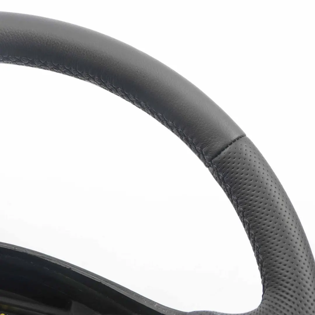 NUOVO Volante in pelle nera con filettature nere per Mercedes W203 S203 con numero di parte A2034600903 Mercedes W203 S203 NUOVO Volante in pelle nera con filettature nere - SKU A2034600903-1 - Numero di parte A2034600903