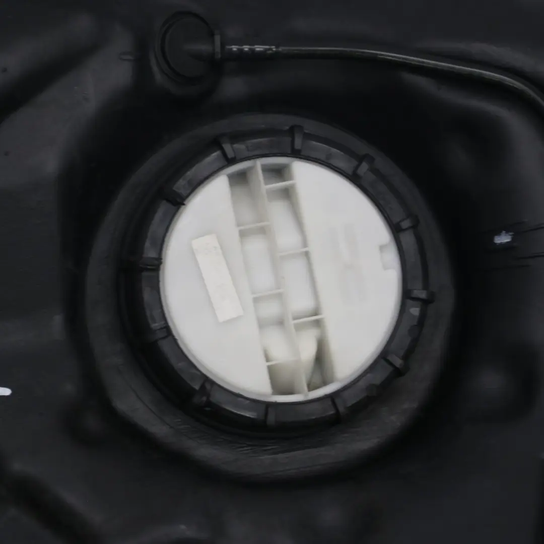 Serbatoio completo 62L per Mercedes W203 Diesel con numero di parte A2034709101 Mercedes W203 Diesel Serbatoio completo 62L - SKU A2034709101 - Numero di parte A2034709101