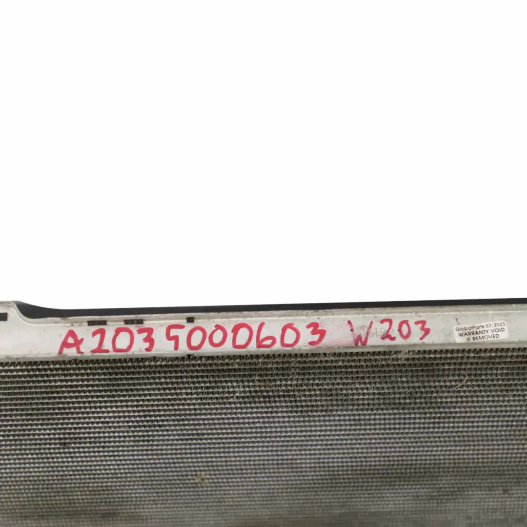 Acqua Radiatore Raffreddamento Motore per Mercedes W203 con numero di parte A2035000603 Mercedes W203 Acqua Radiatore Raffreddamento Motore - SKU A2035000603 - Numero di parte A2035000603