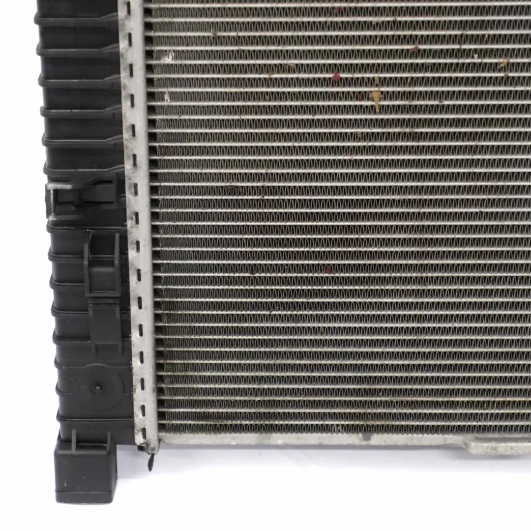 Radiateur d'eau de refroidissement du moteur pour Mercedes W203 à propos du numéro de pièce A2035000603 Mercedes W203 Radiateur d'eau de refroidissement du moteur - SKU A2035000603 - Numéro de pièce A2035000603