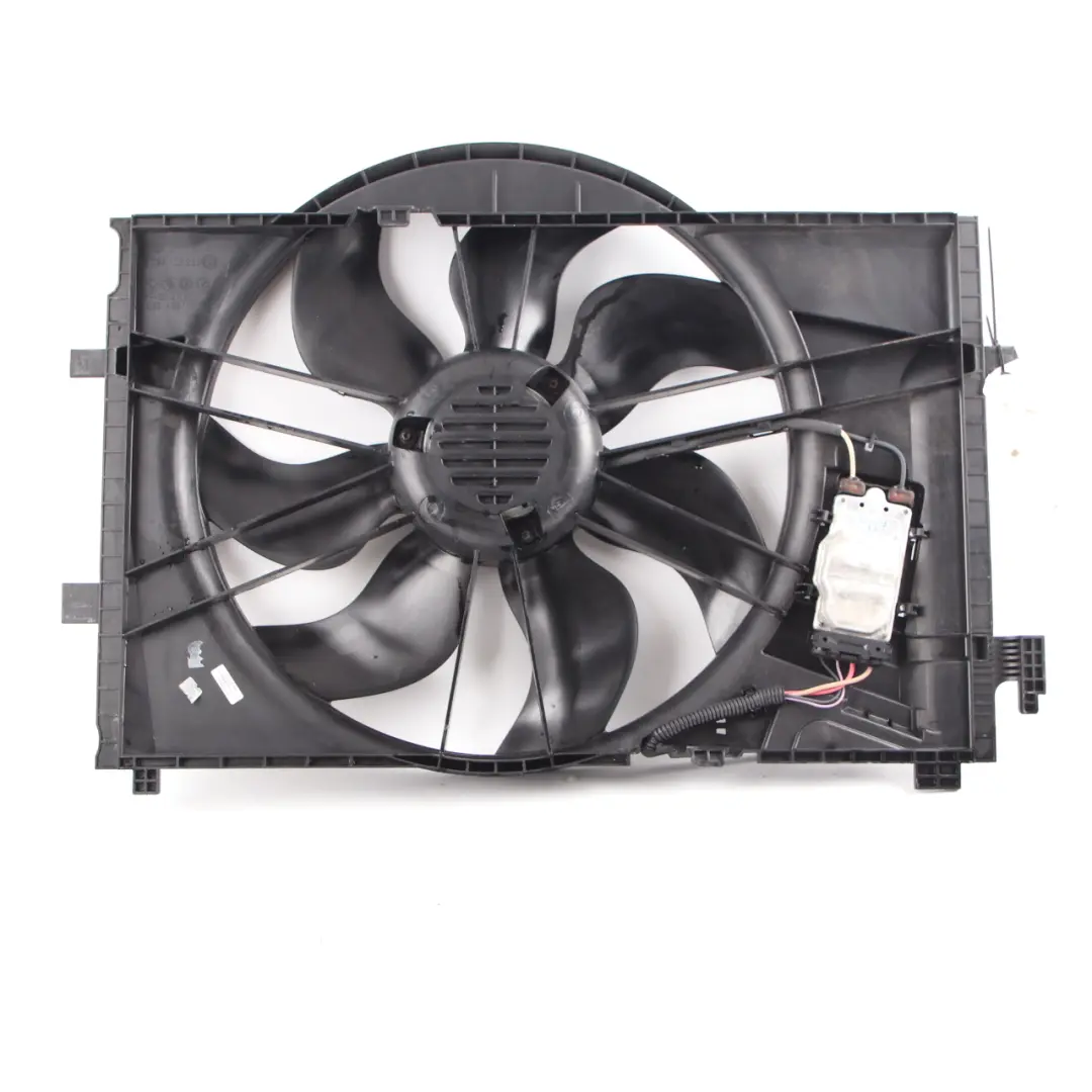 Refroidissement moteur Radiateur Ventilateur pour Mercedes C W203 à propos du numéro de pièce A2035001793 Mercedes C W203 Refroidissement moteur Radiateur Ventilateur - SKU A2035001793 - Numéro de pièce A2035001793