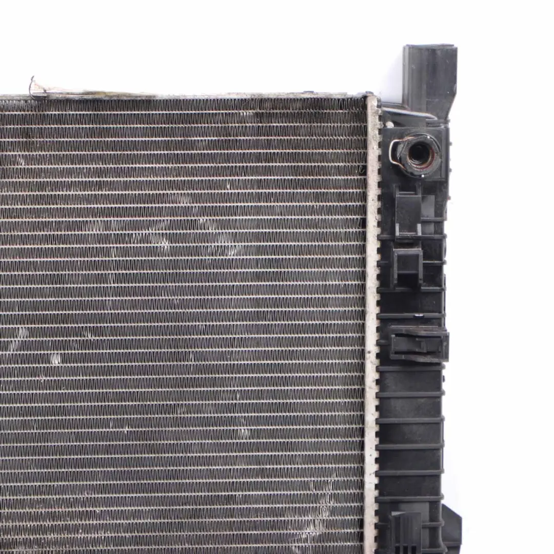 Water Cooling Radiator A2035002503 to Mercedes SLK R171 W203 CLK W209 Engine with Part number A2035004203 Mercedes SLK R171 W203 CLK W209 Engine Water Cooling Radiator A2035002503 - SKU A2035004203 - Part number A2035004203