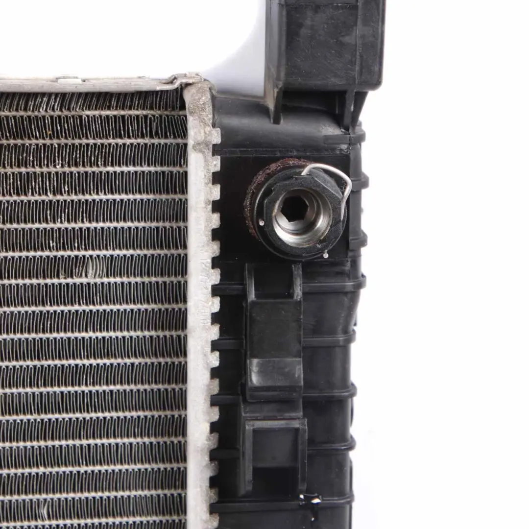 Mercedes W203 W209 Radiatore acqua raffreddamento motore M271 - SKU A2035004703 - Numero di parte A2035004703