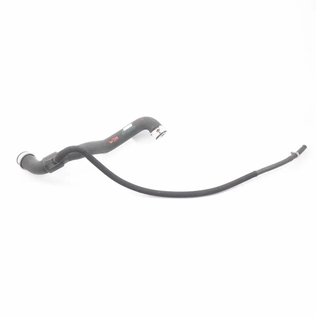 M272 Tuyau d'Eau Moteur Refroidissement Radiateur pour Mercedes W203 à propos du numéro de pièce A2035014582 Mercedes W203 M272 Tuyau d'Eau Moteur Refroidissement Radiateur - SKU A2035014582 - Numéro de pièce A2035014582