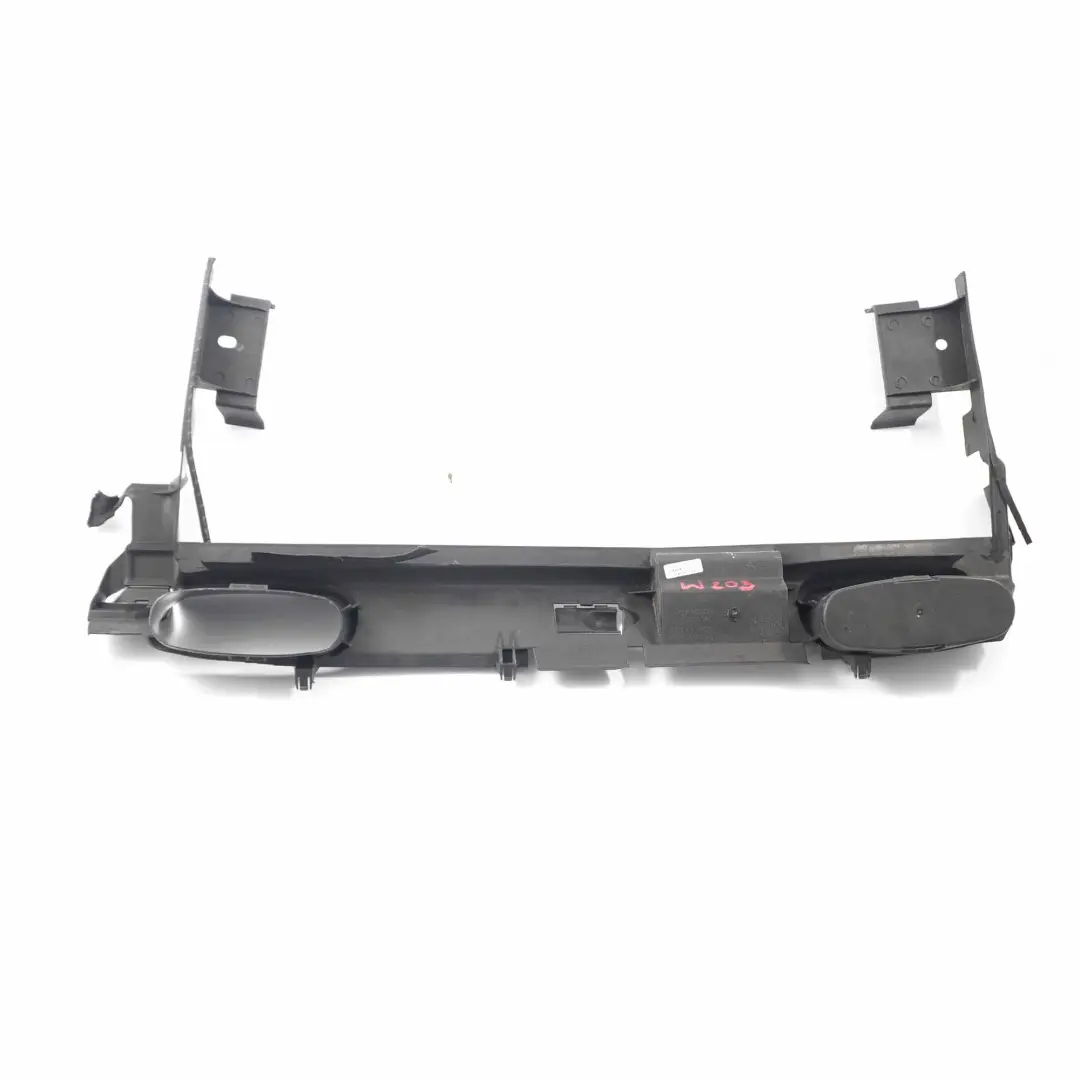 Cubierta del panel del deflector de aire del radiador Mercedes W203 para con número de pieza A2035052730 Cubierta del panel del deflector de aire del radiador Mercedes W203 - SKU A2035052730 - Número de pieza A2035052730