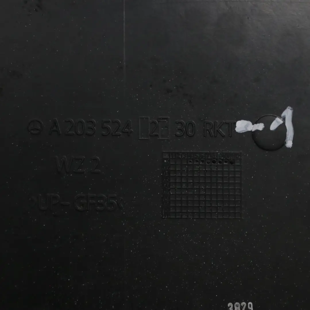 Osłona Podwozia do Mercedes W203 o numerze A2035242730 Mercedes W203 Osłona Podwozia - SKU A2035242730 - Numer Części A2035242730