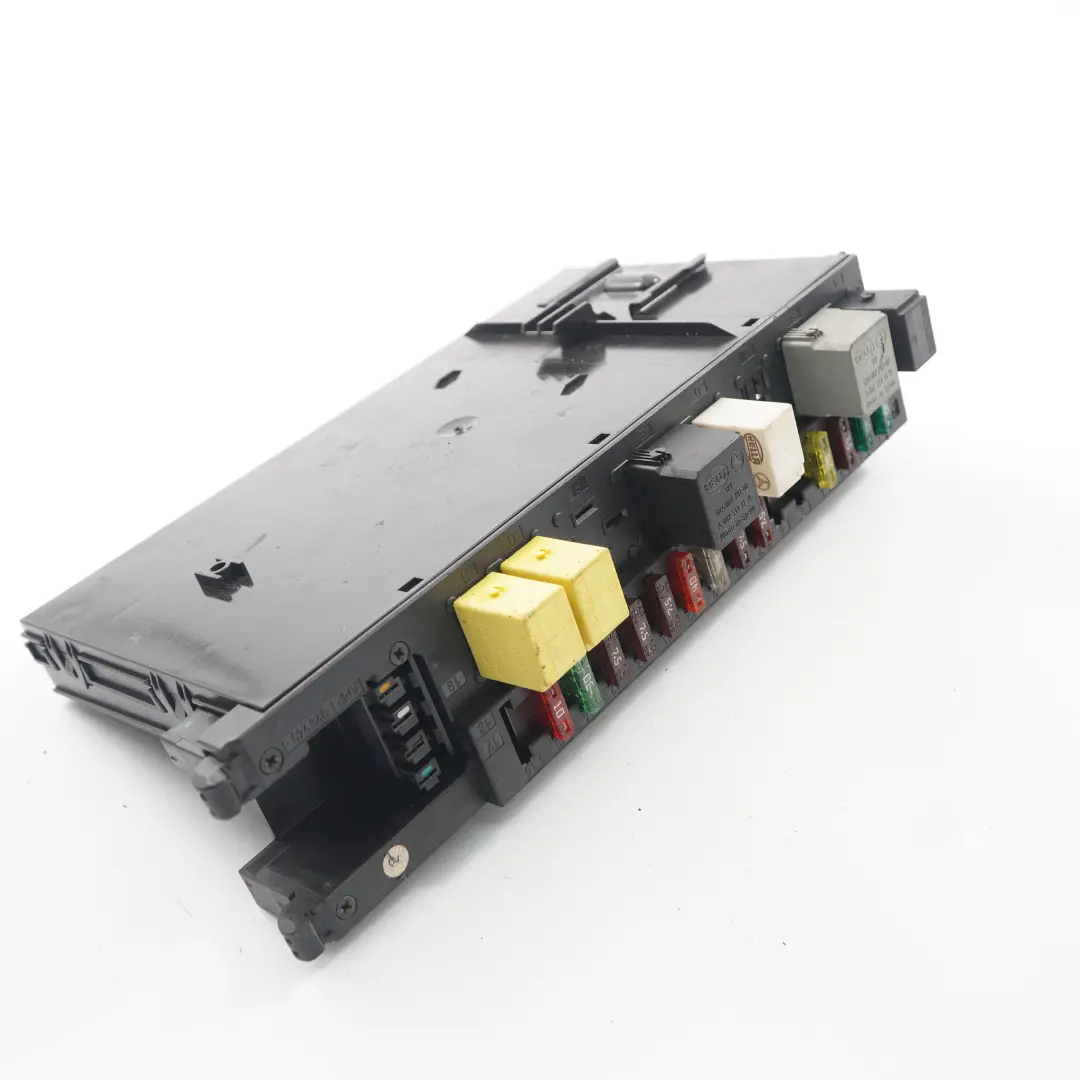 Boîte fusibles arrière Module SAM Relais contrôle pour Mercedes W203 à propos du numéro de pièce A2035450701 Mercedes W203 Boîte fusibles arrière Module SAM Relais contrôle - SKU A2035450701 - Numéro de pièce A2035450701