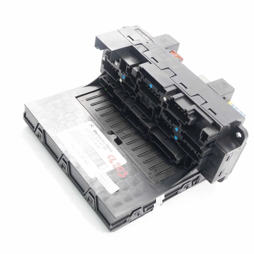 Boîte fusibles module contrôle de l'unité SAM avant pour Mercedes W203 à propos du numéro de pièce A2035454101 Mercedes W203 Boîte fusibles module contrôle de l'unité SAM avant - SKU A2035454101 - Numéro de pièce A2035454101
