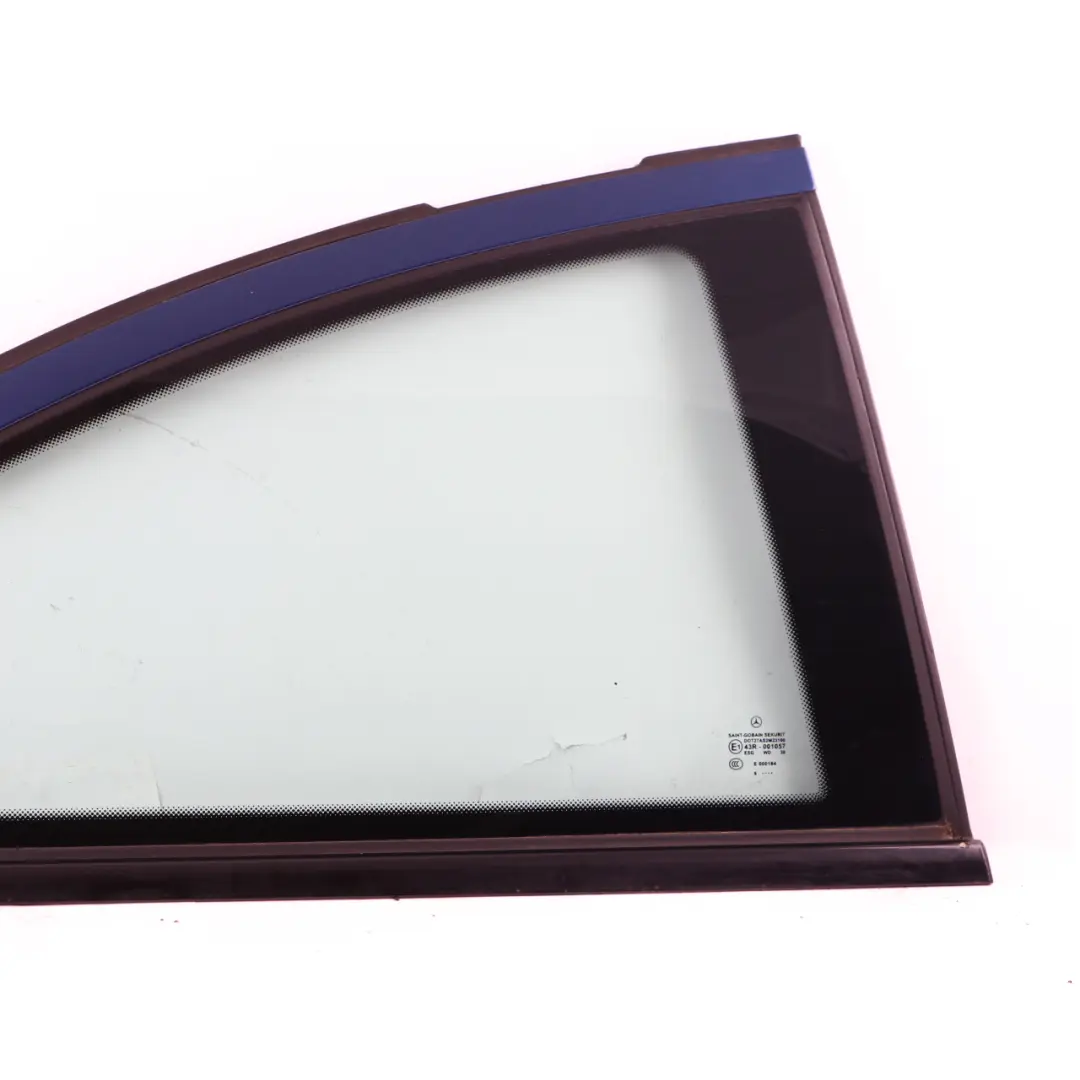 Vetro Finestrino Fisso Posteriore Destro AS2 Blu Jaspis 345 per Mercedes CL203 con numero di parte A2036706012 Mercedes CL203 Vetro Finestrino Fisso Posteriore Destro AS2 Blu Jaspis 345 - SKU A2036706012-JAS - Numero di parte A2036706012