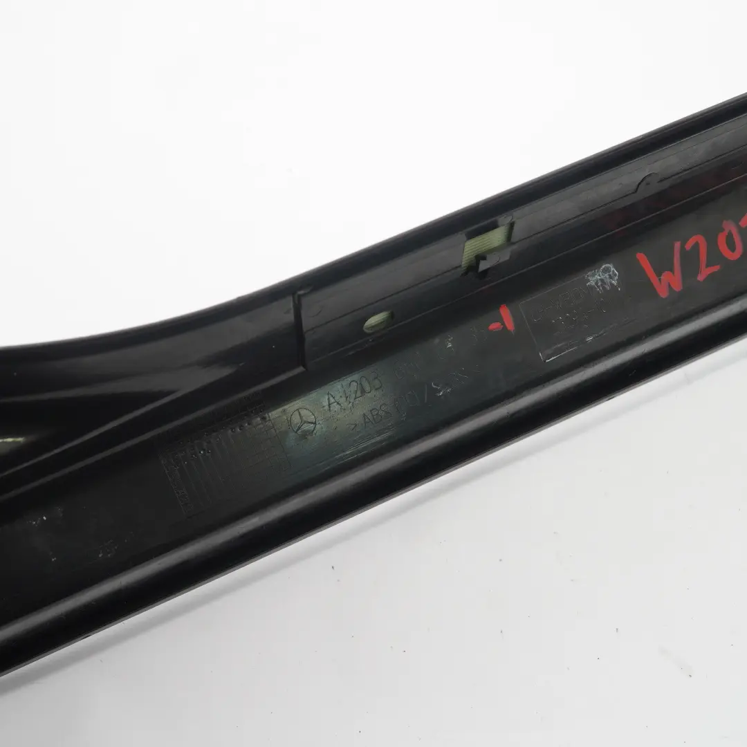 Placa umbral puerta delantera izquierda Cubierta para Mercedes W203 con número de pieza A2036800735 Mercedes W203 Placa umbral puerta delantera izquierda Cubierta - SKU A2036800735-1 - Número de pieza A2036800735