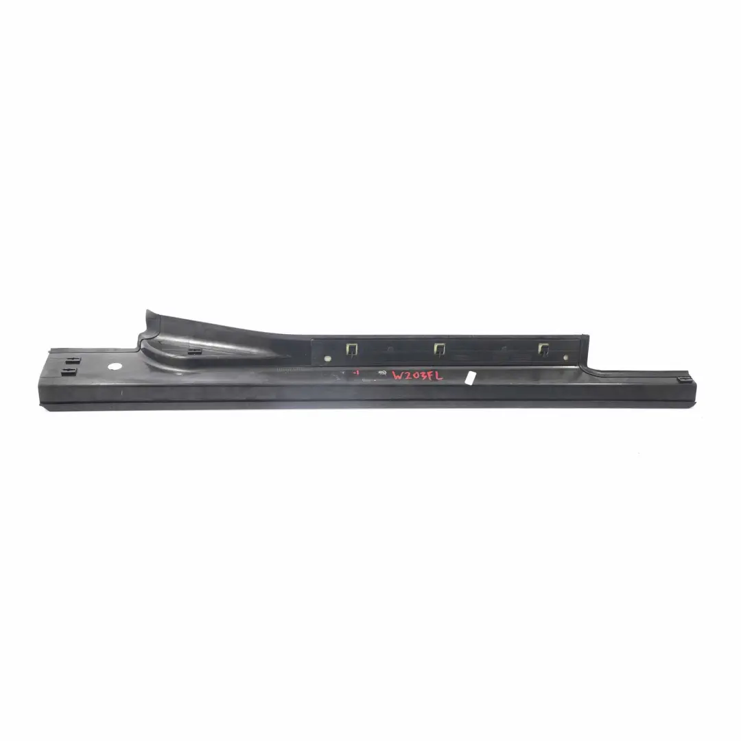 Mercedes W203 Plaque de seuil avant gauche - SKU A2036800735-1 - Numéro de pièce A2036800735