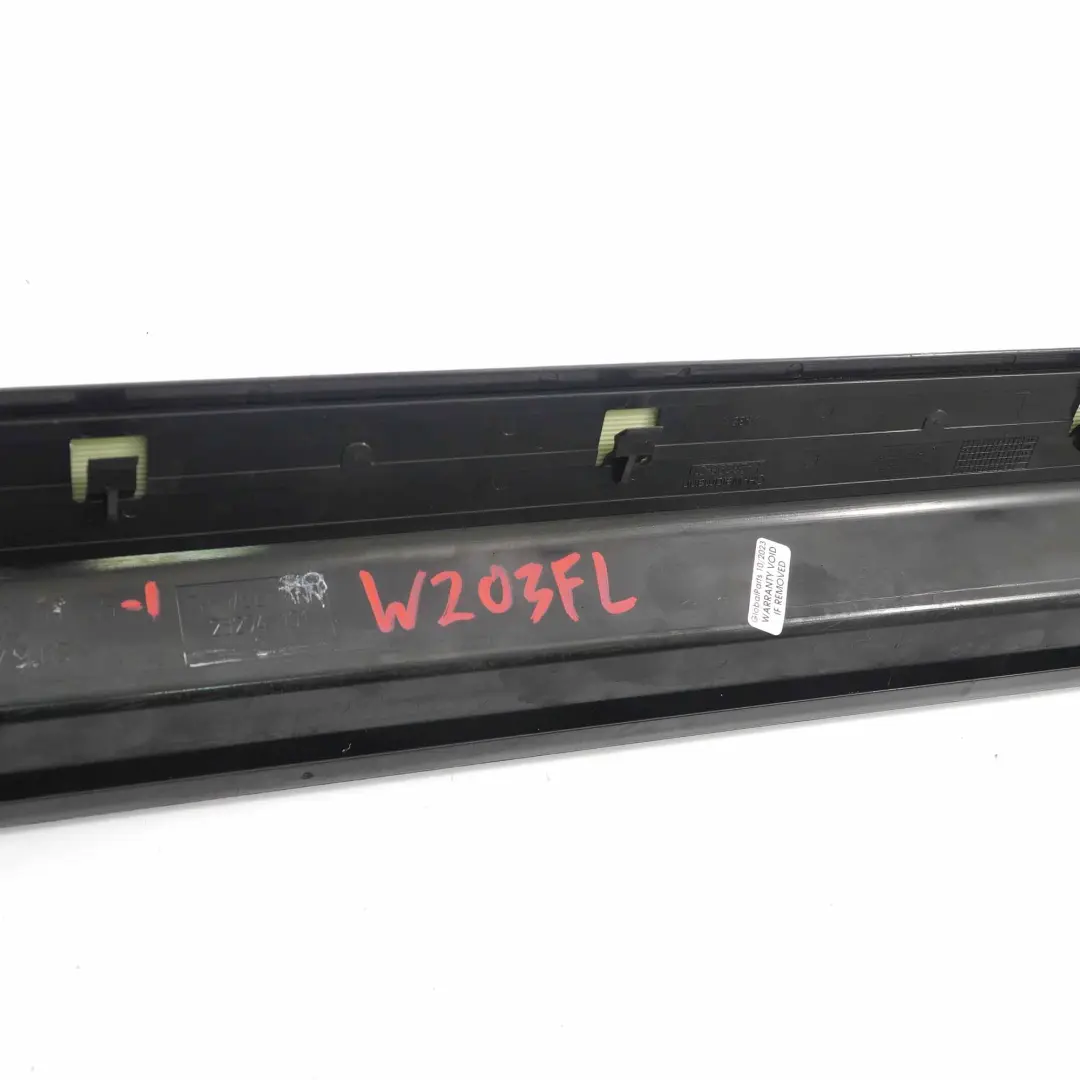 Mercedes W203 Plaque de seuil avant gauche - SKU A2036800735-1 - Numéro de pièce A2036800735
