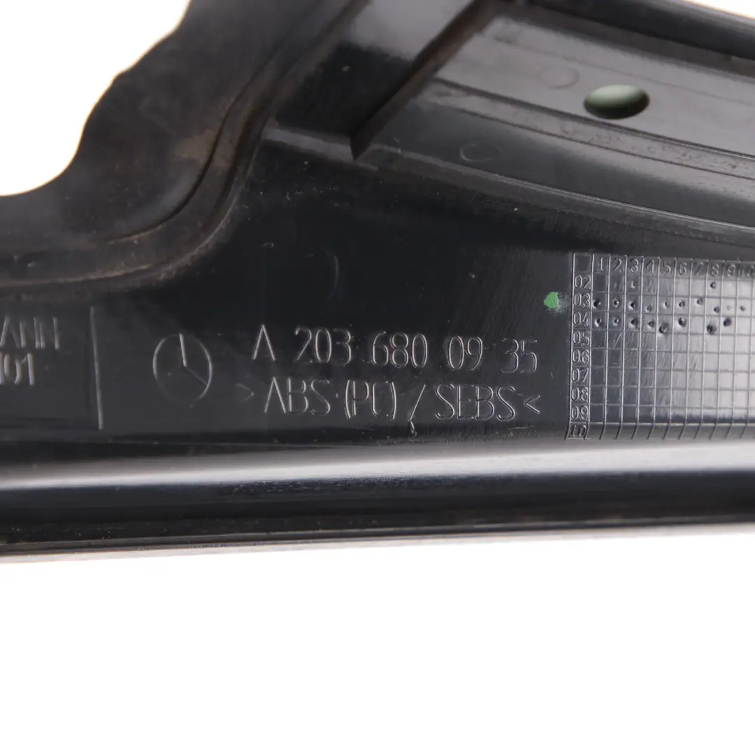 Mercedes Classe C W203 Plaque de seuil arrière droite Cache entrée Garniture - SKU A2036800935 - Numéro de pièce A2036800935