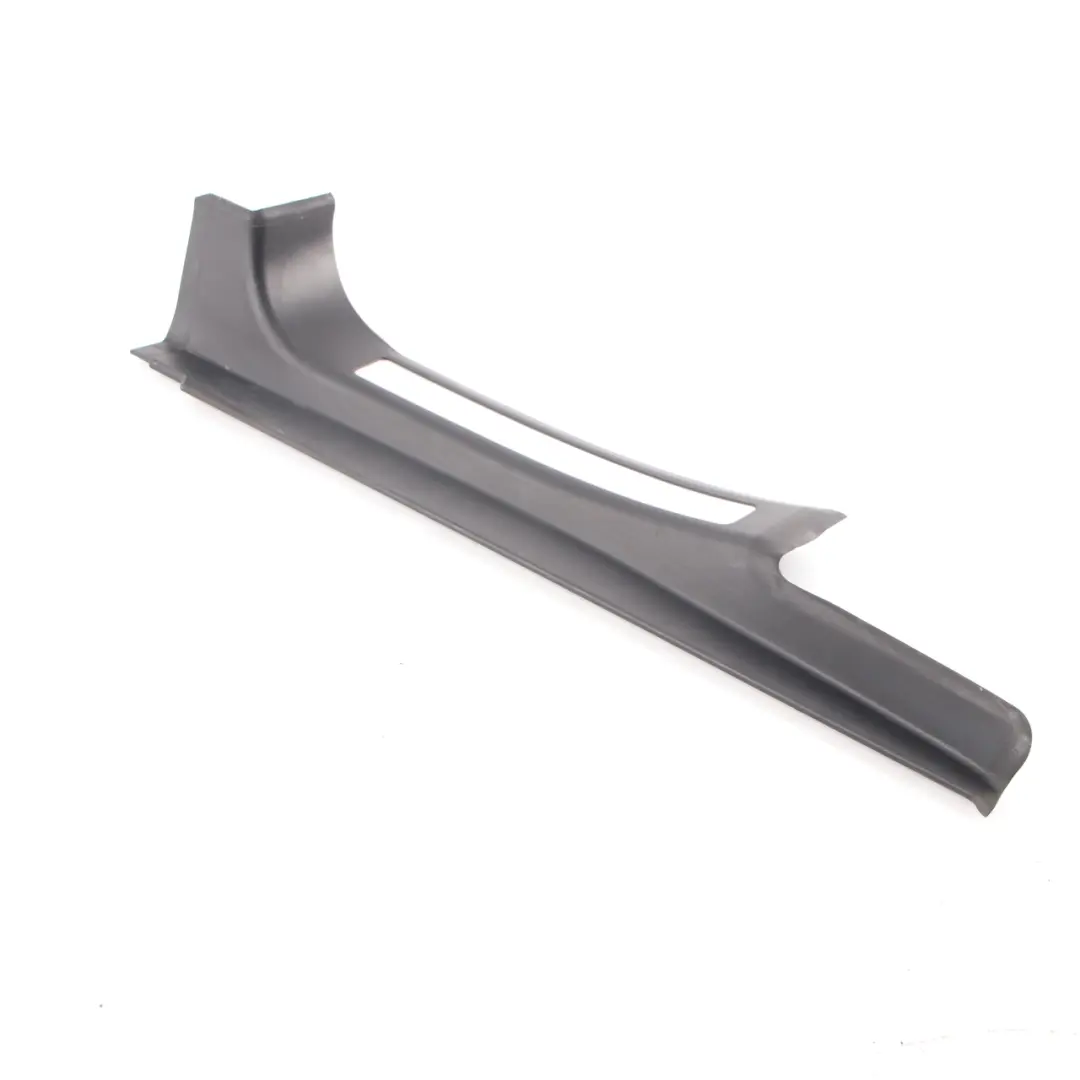 Trasera Derecha Umbral De La Puerta Placa De Entrada Cubierta Trim para Mercedes W203 con número de pieza A2036800935 Mercedes W203 Trasera Derecha Umbral De La Puerta Placa De Entrada Cubierta Trim - SKU A2036800935 - Número de pieza A2036800935