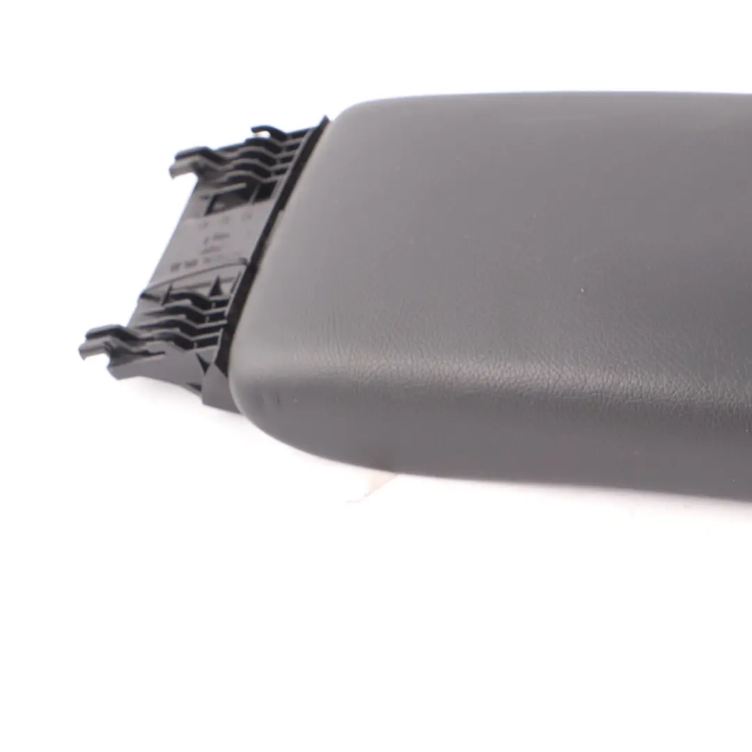 Bracciolo Mercedes W203 Console Centrale Copertura Bracciolo Nero per con numero di parte A2036802639 Bracciolo Mercedes W203 Console Centrale Copertura Bracciolo Nero - SKU A2036802639 - Numero di parte A2036802639