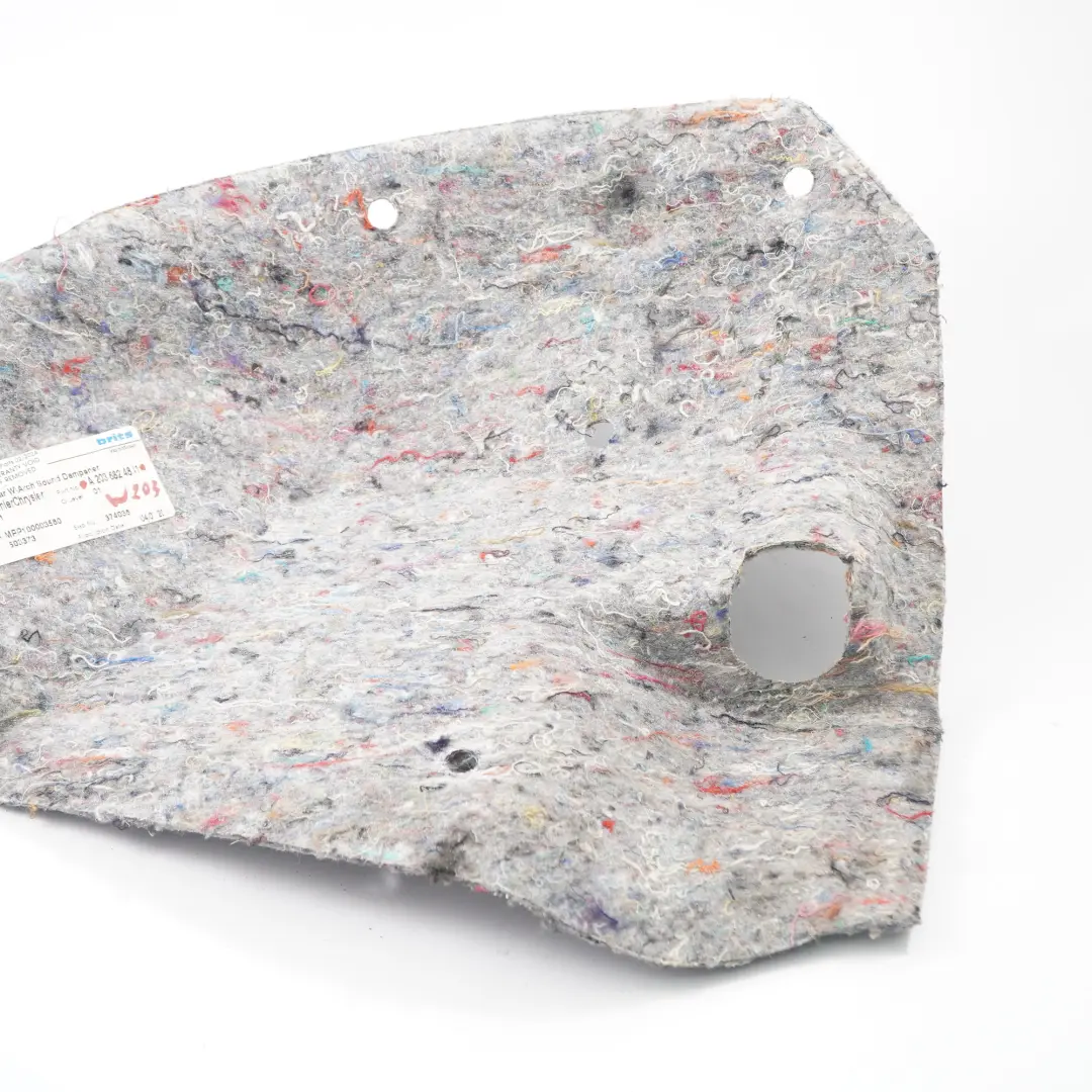 Aislamiento Trasero derecho Paso de rueda para Mercedes W203 con número de pieza A2036824841 Mercedes W203 Aislamiento Trasero derecho Paso de rueda - SKU A2036824841 - Número de pieza A2036824841