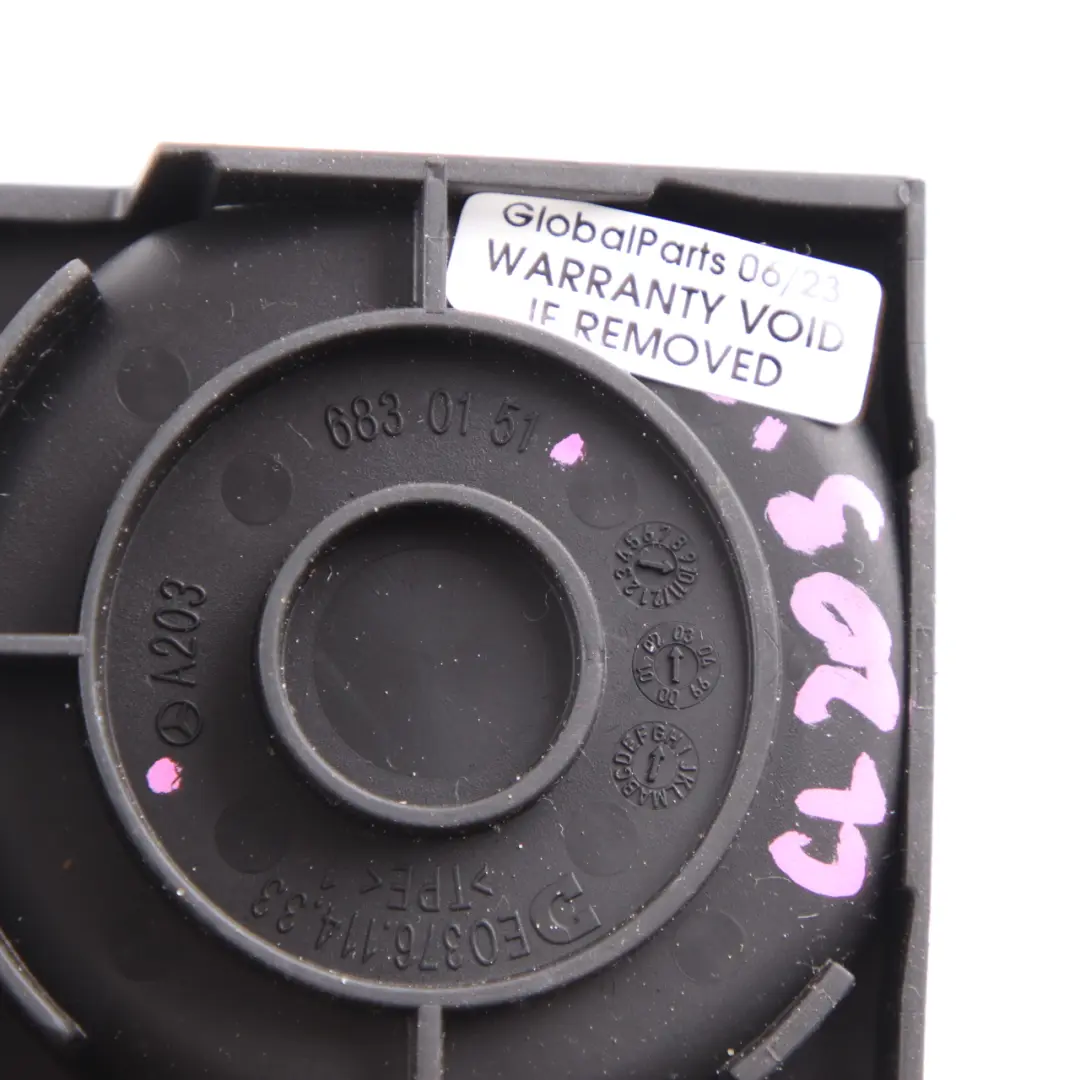 Consola Central Portavasos Alfombrilla Inserto Goma para Mercedes W203 con número de pieza A2036830151 Mercedes W203 Consola Central Portavasos Alfombrilla Inserto Goma - SKU A2036830151 - Número de pieza A2036830151