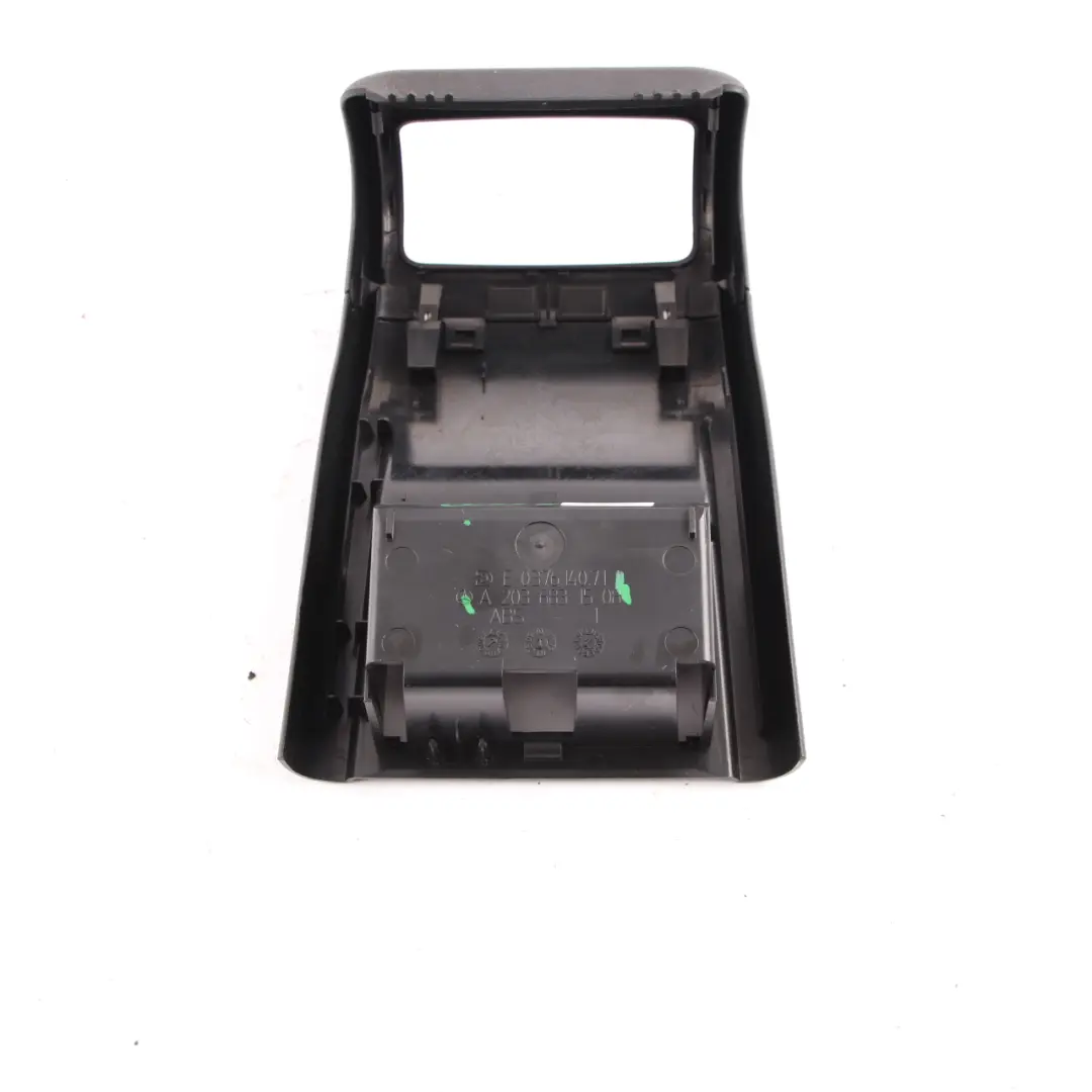 Vassoio console centrale Mercedes CL203 Vassoio portaoggetti per con numero di parte A2036831508 Vassoio console centrale Mercedes CL203 Vassoio portaoggetti - SKU A2036831508 - Numero di parte A2036831508