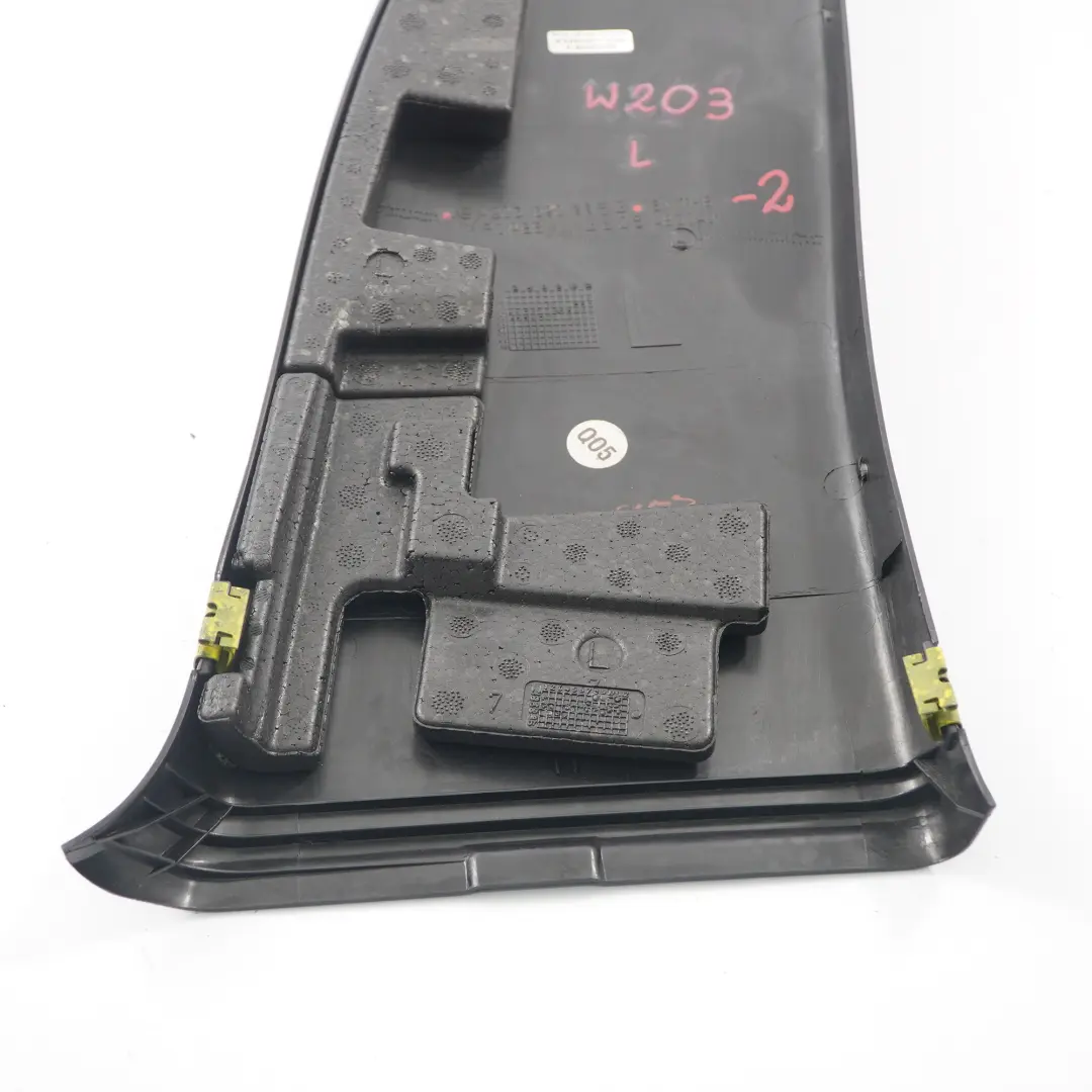 Mercedes W203 Columna B-Pilar Panel inferior izquierdo Black - SKU A2036901153-2 - Número de pieza A2036901153