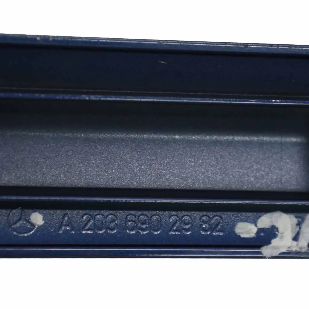 Mercedes CL203 Bande de Porte Avant Gauche Bande de Moulure Jaspisblau Bleu 345 - SKU A2036902982-JAS2 - Numéro de pièce A2036902982