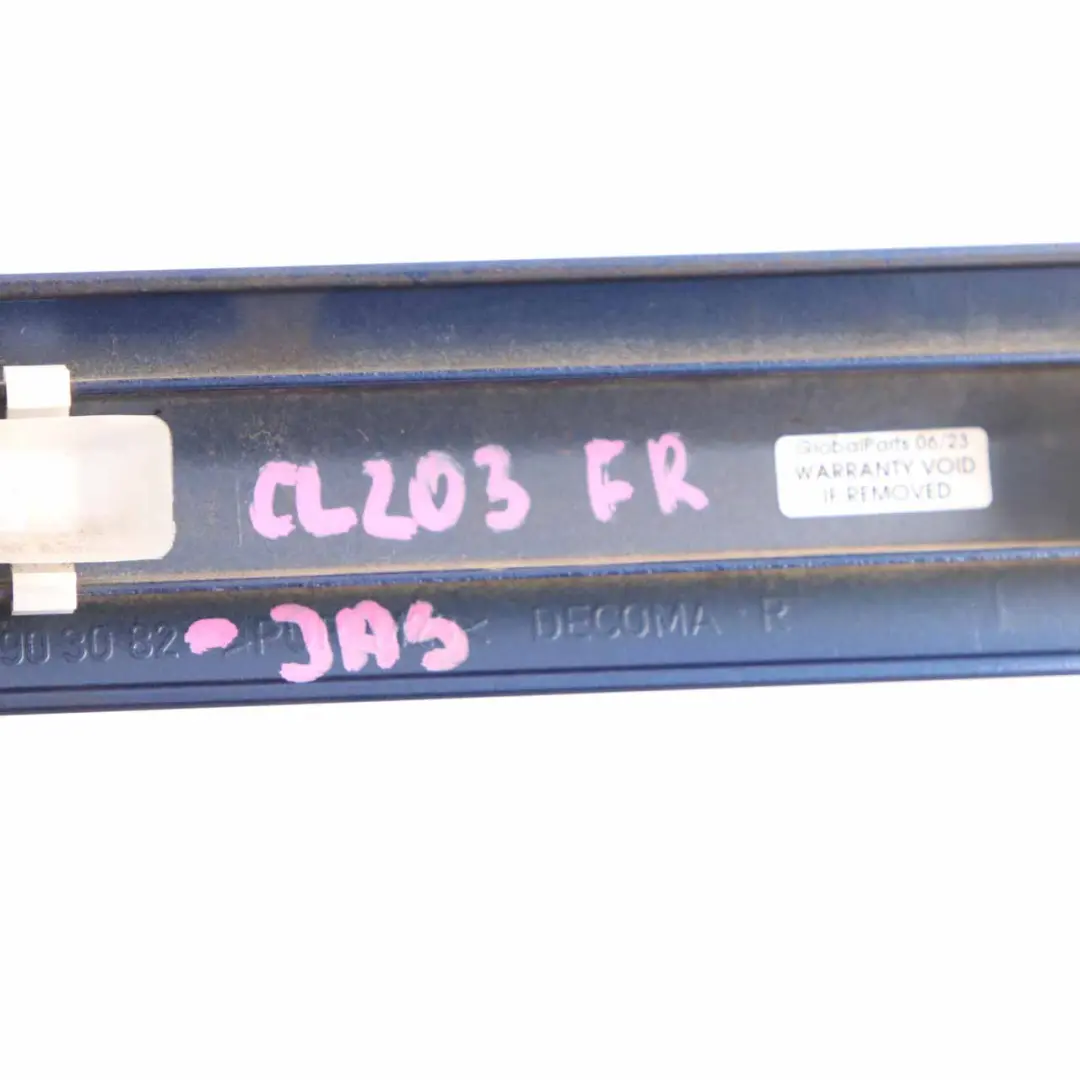 Profilo Portiera Anteriore Destro Blu Jasp 345 per Mercedes CL203 con numero di parte A2036903082 Mercedes CL203 Profilo Portiera Anteriore Destro Blu Jasp 345 - SKU A2036903082-JAS - Numero di parte A2036903082