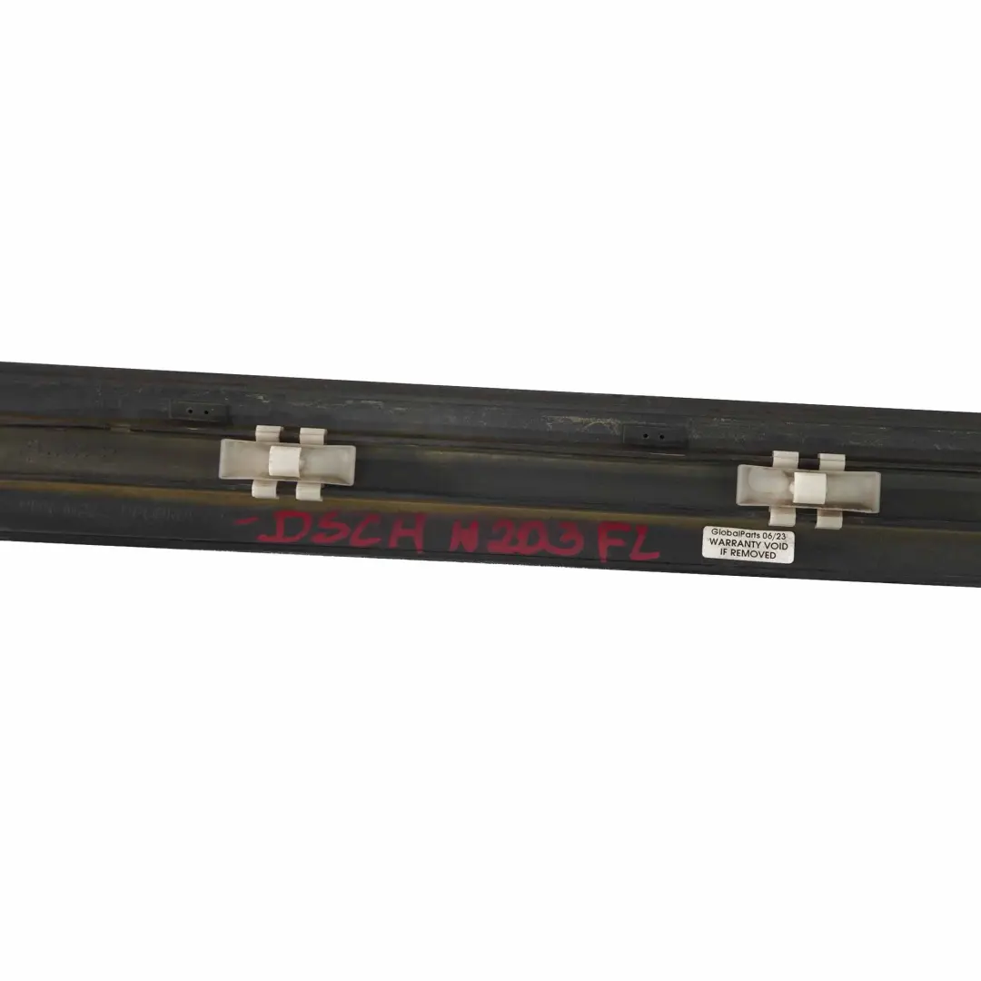 Baguette de Moulure de Porte Mercedes CL203 Avant gauche Diamond Black 768 pour à propos du numéro de pièce A2036903582 Baguette de Moulure de Porte Mercedes CL203 Avant gauche Diamond Black 768 - SKU A2036903582-DSCH - Numéro de pièce A2036903582